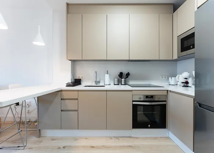 Апартаменты Martin's Place 80 Mts To *