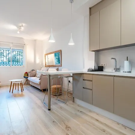 Martin's Place 80 Mts To Apartament